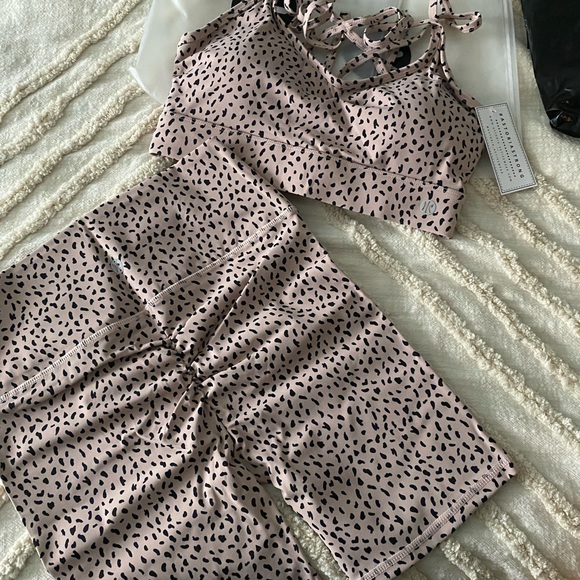 Workout set’s ! - Picture 3 of 4